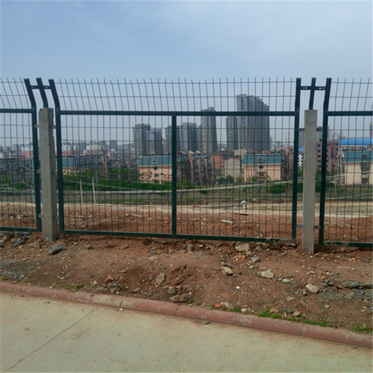 鐵路防護柵欄案例展示圖片4 鐵路防護柵欄案例展示圖片4