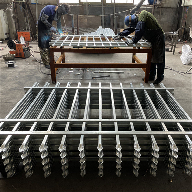 鋅鋼護(hù)欄案例展示圖片1 鋅鋼護(hù)欄案例展示圖片1