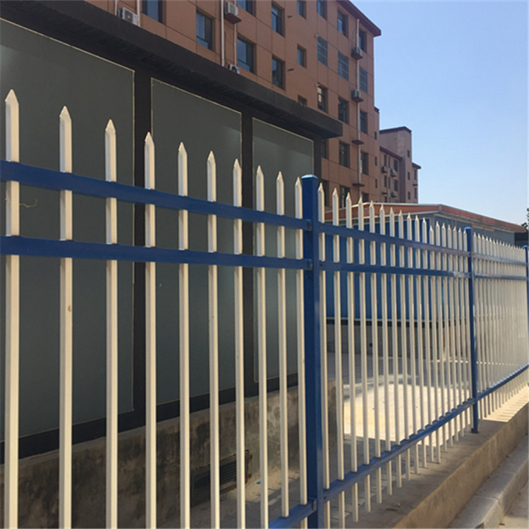 鋅鋼護(hù)欄案例展示圖片2 鋅鋼護(hù)欄案例展示圖片2